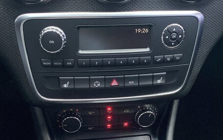 Mercedes-Benz A-Класс, 2013 год, 900 000 рублей, 13 фотография