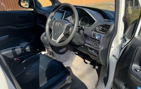 Toyota Voxy III, 2014 год, 7 фотография