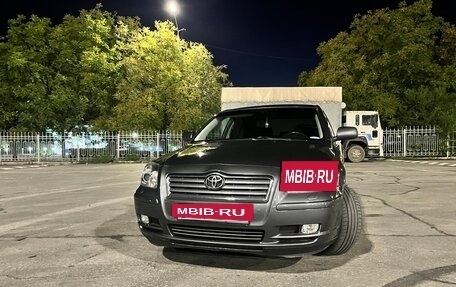 Toyota Avensis III рестайлинг, 2005 год, 950 000 рублей, 3 фотография