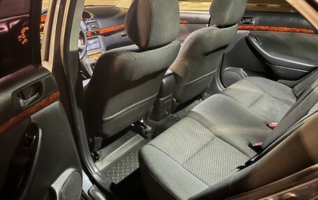 Toyota Avensis III рестайлинг, 2005 год, 950 000 рублей, 15 фотография