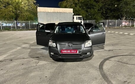 Toyota Avensis III рестайлинг, 2005 год, 950 000 рублей, 10 фотография