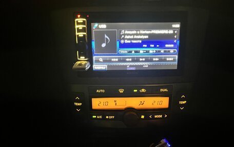 Toyota Avensis III рестайлинг, 2005 год, 950 000 рублей, 21 фотография