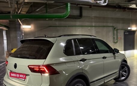Volkswagen Tiguan II, 2018 год, 3 100 000 рублей, 2 фотография