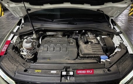 Volkswagen Tiguan II, 2018 год, 3 100 000 рублей, 3 фотография