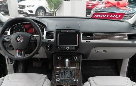Volkswagen Touareg III, 2011 год, 1 299 000 рублей, 10 фотография