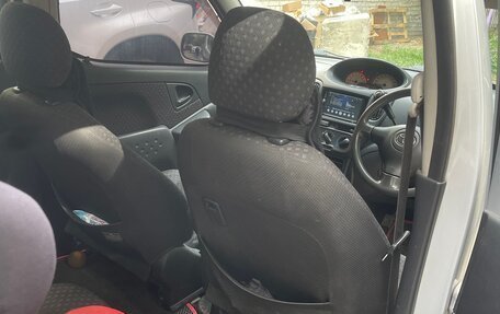Toyota FunCargo, 2004 год, 495 000 рублей, 5 фотография
