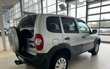 Chevrolet Niva I рестайлинг, 2019 год, 950 000 рублей, 4 фотография