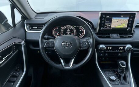Toyota RAV4, 2020 год, 3 590 000 рублей, 8 фотография