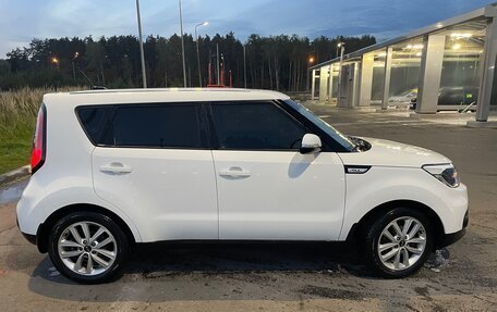 KIA Soul II рестайлинг, 2018 год, 1 800 000 рублей, 2 фотография