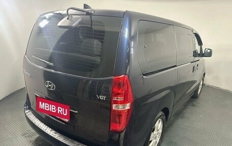 Hyundai Grand Starex Grand Starex I рестайлинг 2, 2019 год, 2 990 000 рублей, 4 фотография