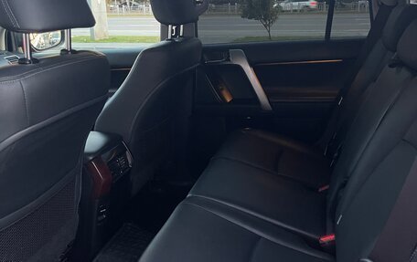 Toyota Land Cruiser Prado 150 рестайлинг 2, 2016 год, 4 150 000 рублей, 8 фотография