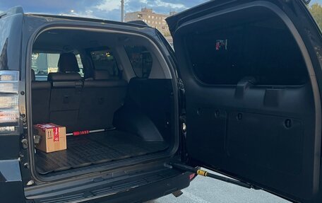 Toyota Land Cruiser Prado 150 рестайлинг 2, 2016 год, 4 150 000 рублей, 7 фотография