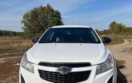 Chevrolet Cruze II, 2013 год, 800 000 рублей, 2 фотография