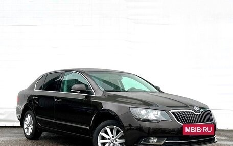 Skoda Superb III рестайлинг, 2013 год, 1 057 800 рублей, 3 фотография