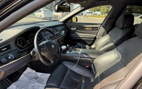 BMW 7 серия, 2015 год, 1 800 000 рублей, 16 фотография
