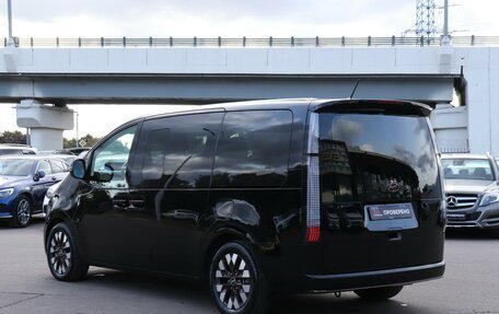 Hyundai Staria, 2022 год, 5 300 000 рублей, 7 фотография