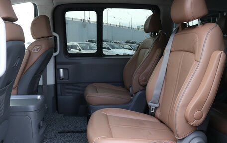 Hyundai Staria, 2022 год, 5 300 000 рублей, 10 фотография