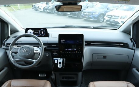 Hyundai Staria, 2022 год, 5 300 000 рублей, 12 фотография