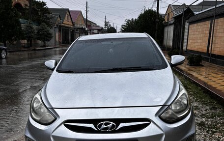 Hyundai Solaris II рестайлинг, 2012 год, 640 000 рублей, 4 фотография