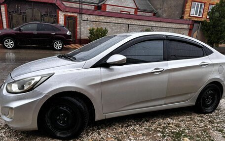 Hyundai Solaris II рестайлинг, 2012 год, 640 000 рублей, 1 фотография