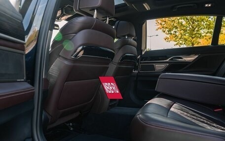 BMW 7 серия, 2019 год, 4 950 000 рублей, 19 фотография