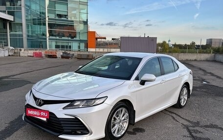 Toyota Camry, 2021 год, 2 550 000 рублей, 3 фотография