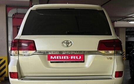 Toyota Land Cruiser 200, 2014 год, 4 850 000 рублей, 2 фотография