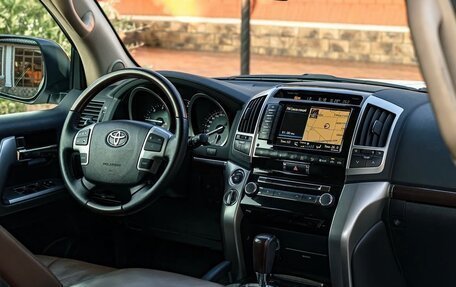 Toyota Land Cruiser 200, 2014 год, 4 850 000 рублей, 10 фотография