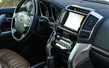 Toyota Land Cruiser 200, 2014 год, 4 850 000 рублей, 14 фотография