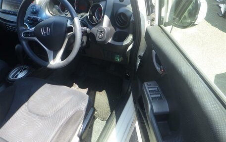 Honda Fit III, 2013 год, 750 000 рублей, 15 фотография