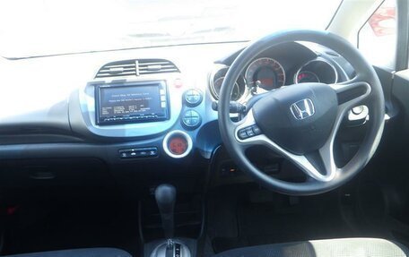 Honda Fit III, 2013 год, 750 000 рублей, 13 фотография