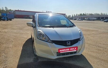 Honda Fit III, 2013 год, 750 000 рублей, 2 фотография