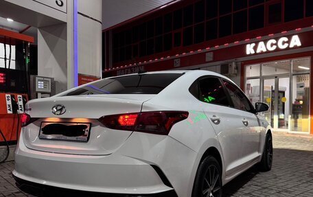Hyundai Solaris II рестайлинг, 2021 год, 1 600 000 рублей, 4 фотография