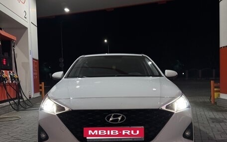 Hyundai Solaris II рестайлинг, 2021 год, 1 600 000 рублей, 7 фотография