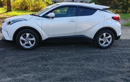 Toyota C-HR I рестайлинг, 2017 год, 1 960 000 рублей, 4 фотография