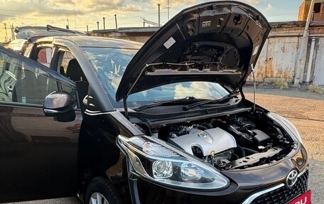 Toyota Sienta II, 2019 год, 1 300 000 рублей, 3 фотография