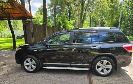Toyota Highlander III, 2011 год, 1 500 000 рублей, 2 фотография