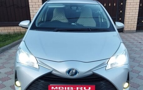 Toyota Vitz, 2017 год, 910 000 рублей, 3 фотография