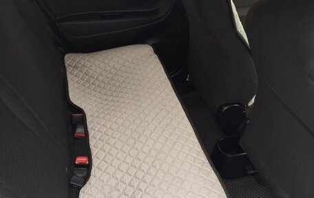 Toyota Vitz, 2017 год, 910 000 рублей, 13 фотография