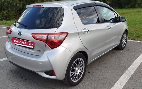 Toyota Vitz, 2017 год, 910 000 рублей, 10 фотография