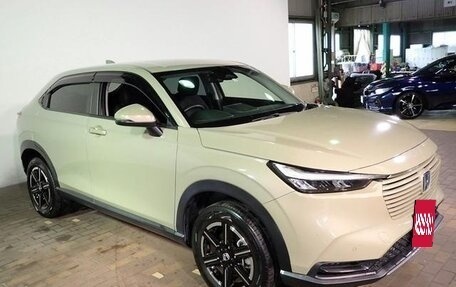 Honda Vezel, 2022 год, 1 900 000 рублей, 3 фотография