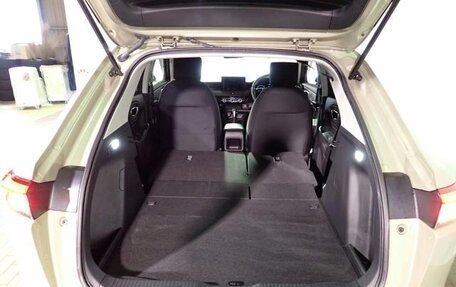 Honda Vezel, 2022 год, 1 900 000 рублей, 20 фотография