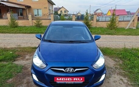 Hyundai Solaris II рестайлинг, 2011 год, 725 000 рублей, 3 фотография