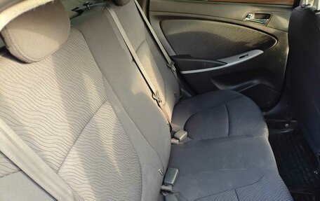 Hyundai Solaris II рестайлинг, 2011 год, 725 000 рублей, 14 фотография