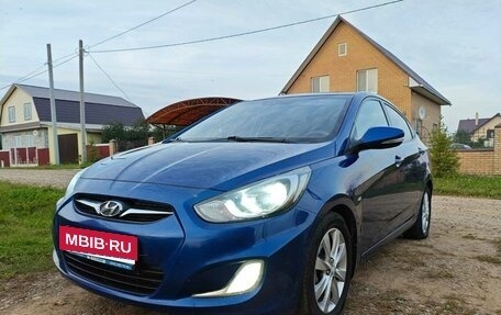 Hyundai Solaris II рестайлинг, 2011 год, 725 000 рублей, 2 фотография