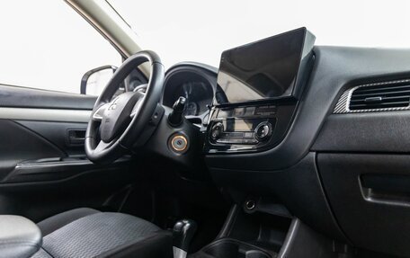 Mitsubishi Outlander III рестайлинг 3, 2012 год, 1 198 000 рублей, 15 фотография