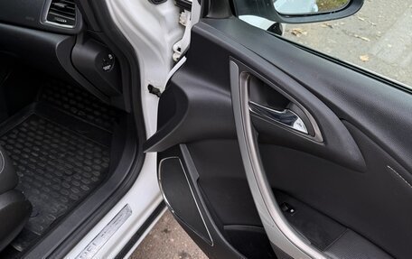 Opel Astra J, 2011 год, 740 000 рублей, 15 фотография