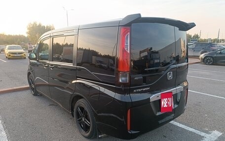 Honda Stepwgn IV, 2017 год, 1 950 000 рублей, 4 фотография