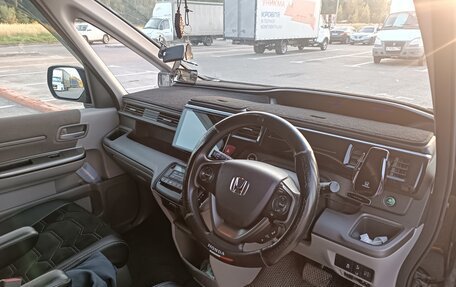 Honda Stepwgn IV, 2017 год, 1 950 000 рублей, 6 фотография
