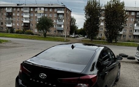 Hyundai Elantra VI рестайлинг, 2020 год, 1 560 000 рублей, 2 фотография